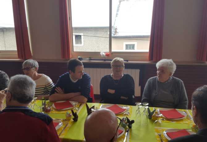 Photo Repas des anciens